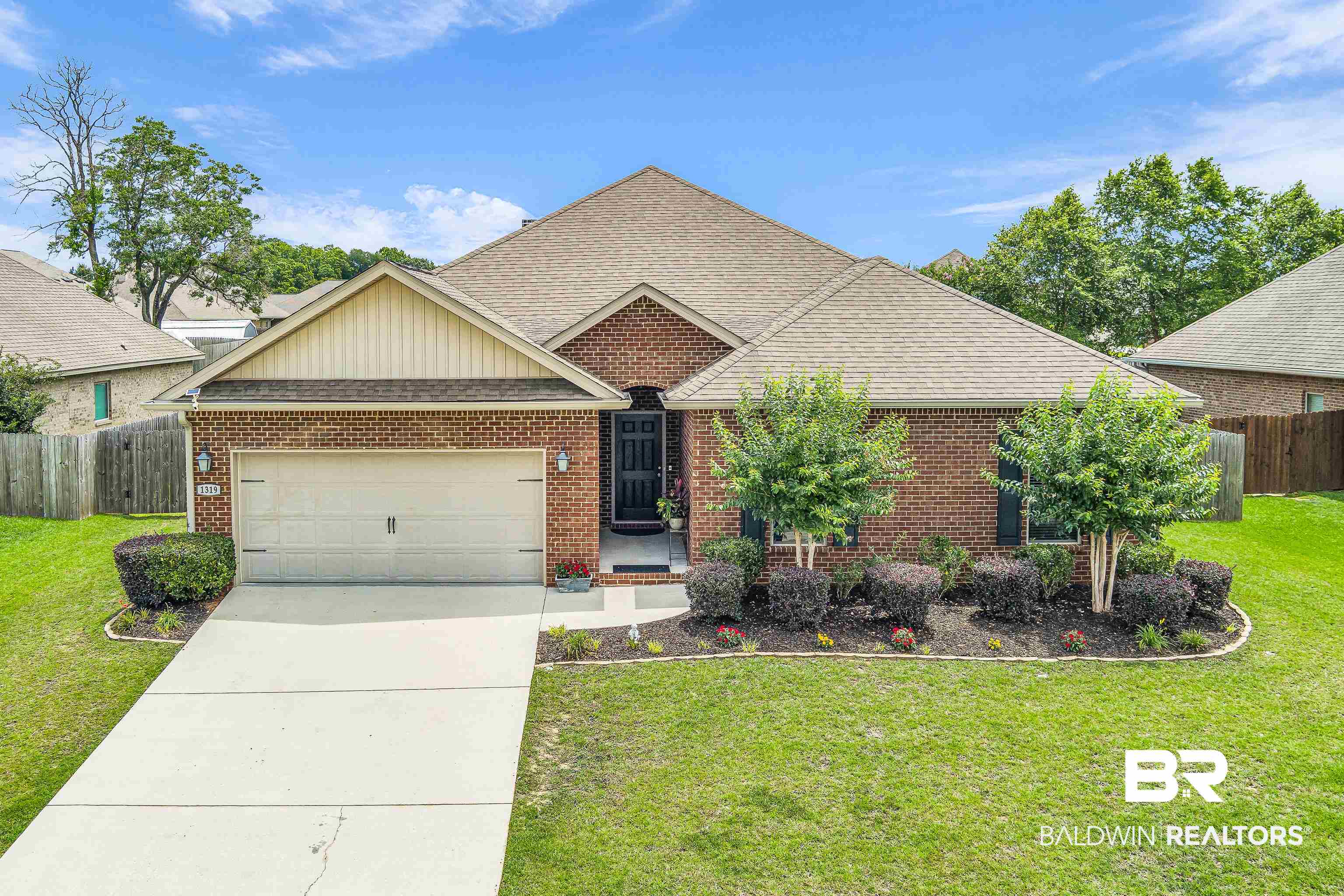 1319 W Selby Phillips Drive — photo
