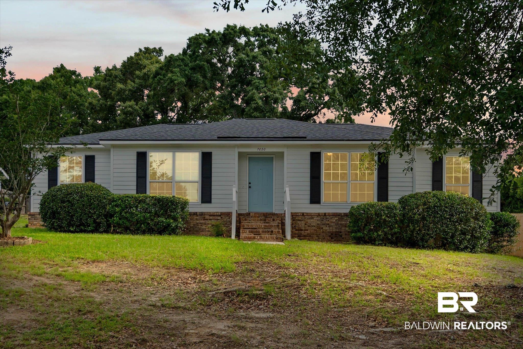 7020 S Woodlea Drive — photo