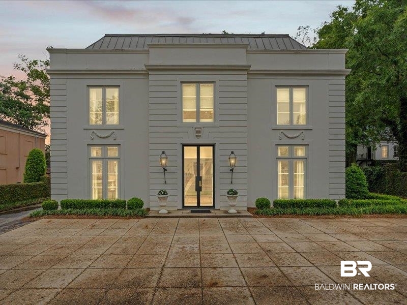 109 Eaton Square — photo