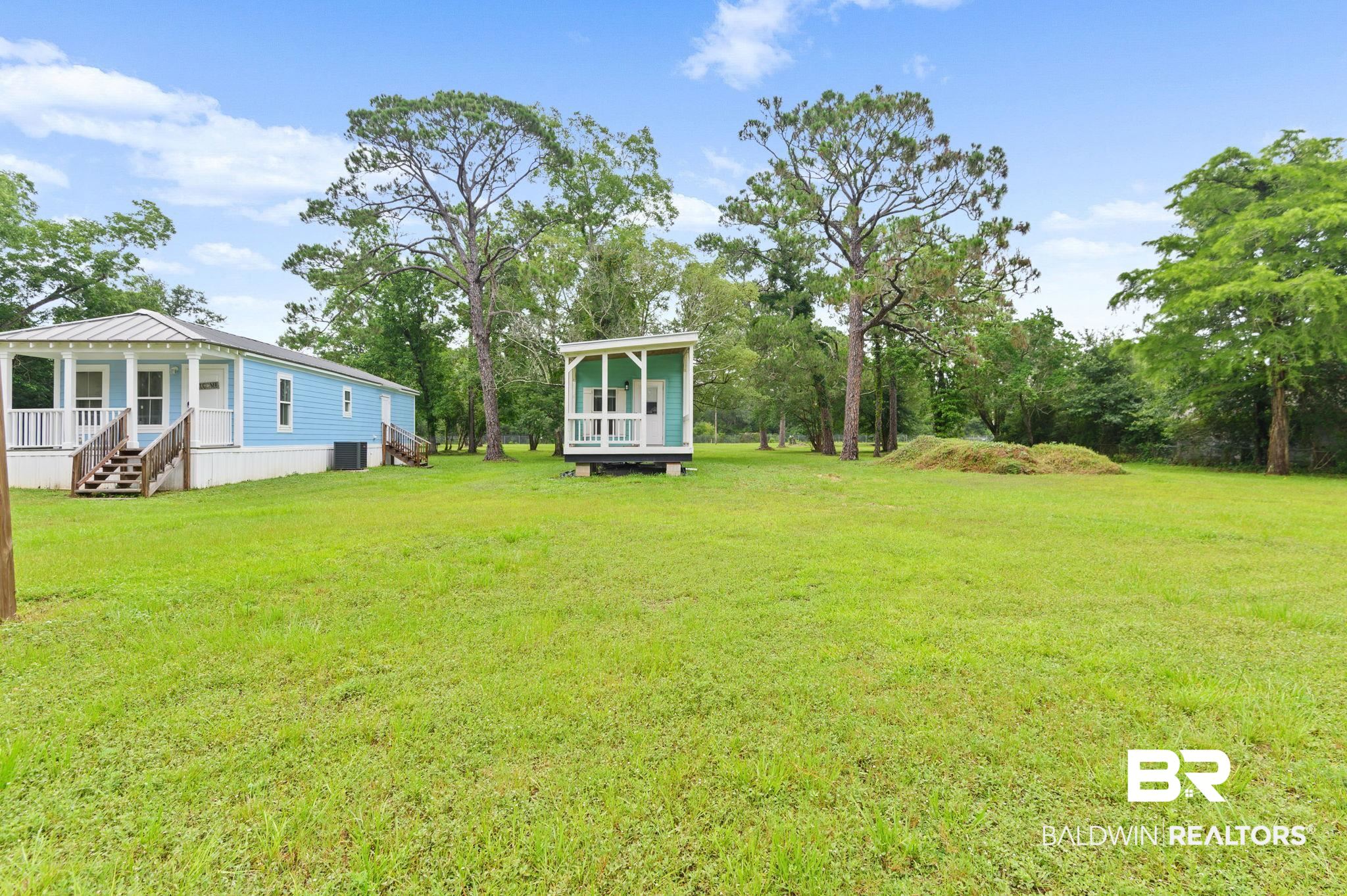 9437 Gulf Beach Highway — photo