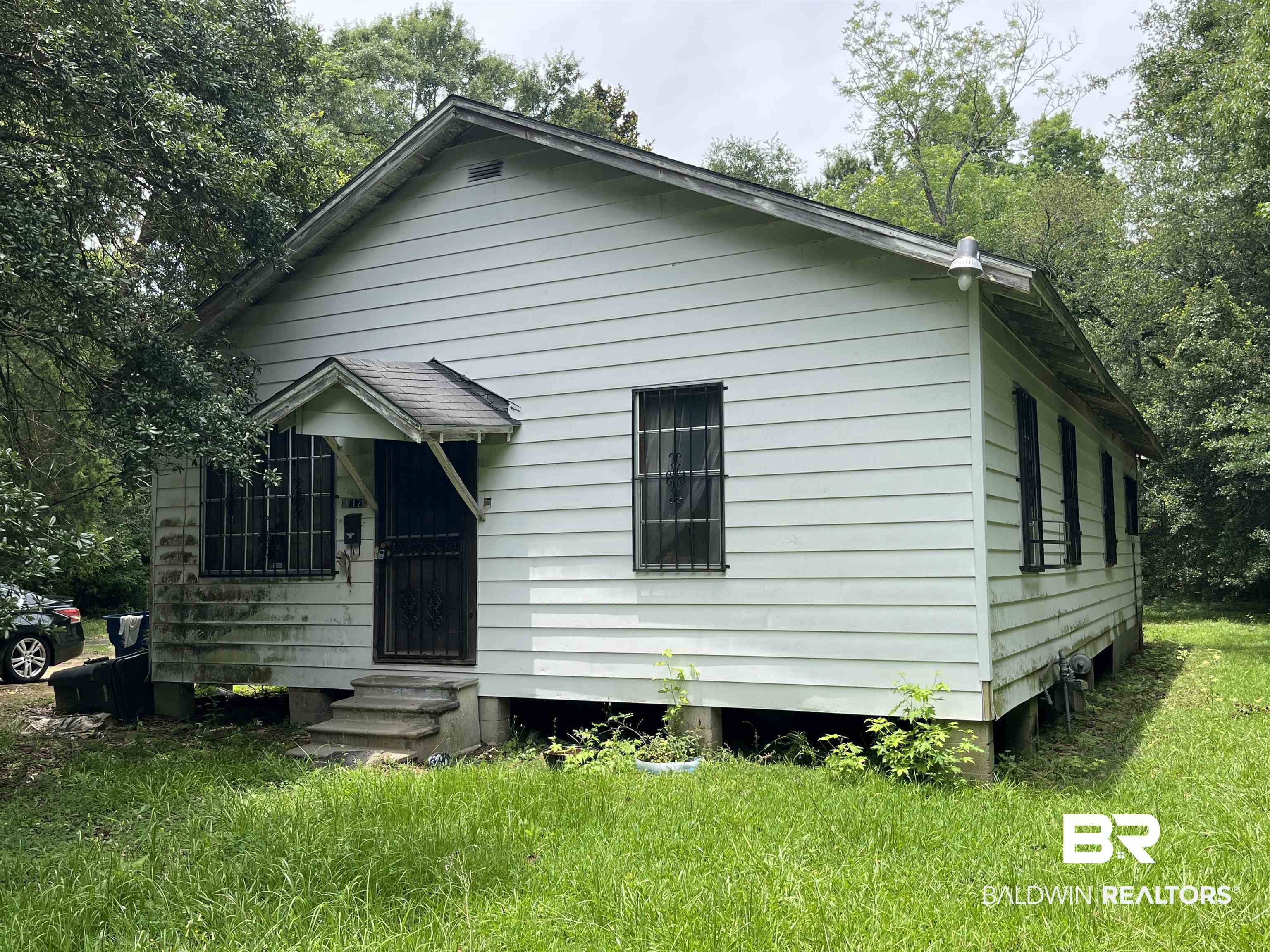 712 Tate Court — photo