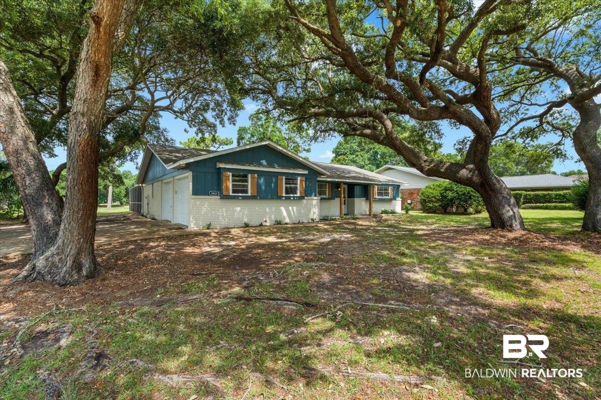 1409 E Fairway Drive — photo