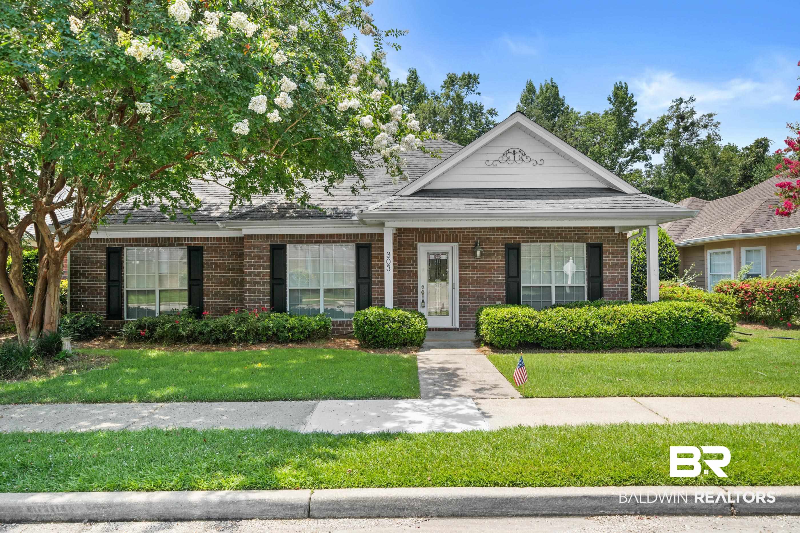 303 Savannah Circle — photo