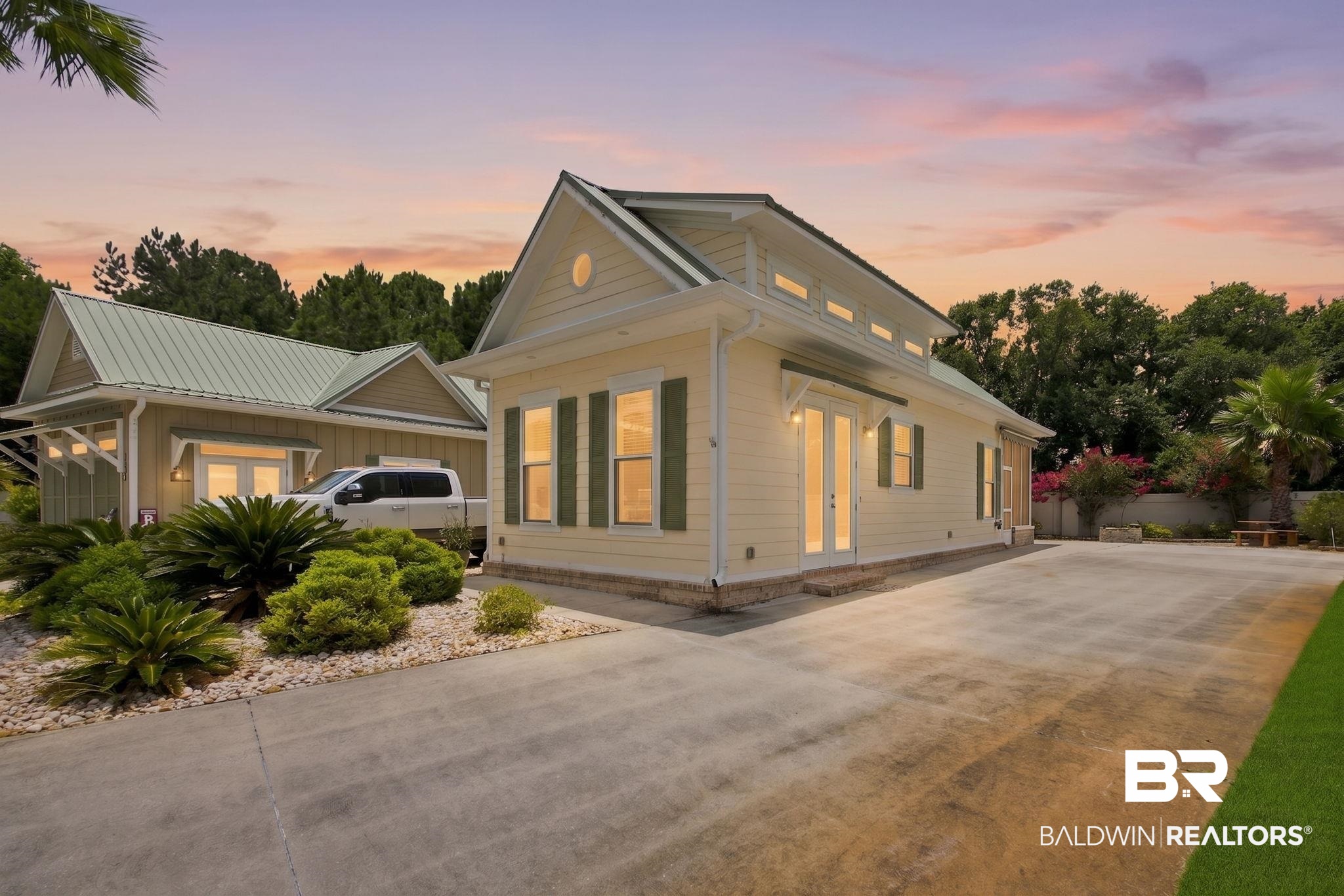11901 Gateway Drive — photo
