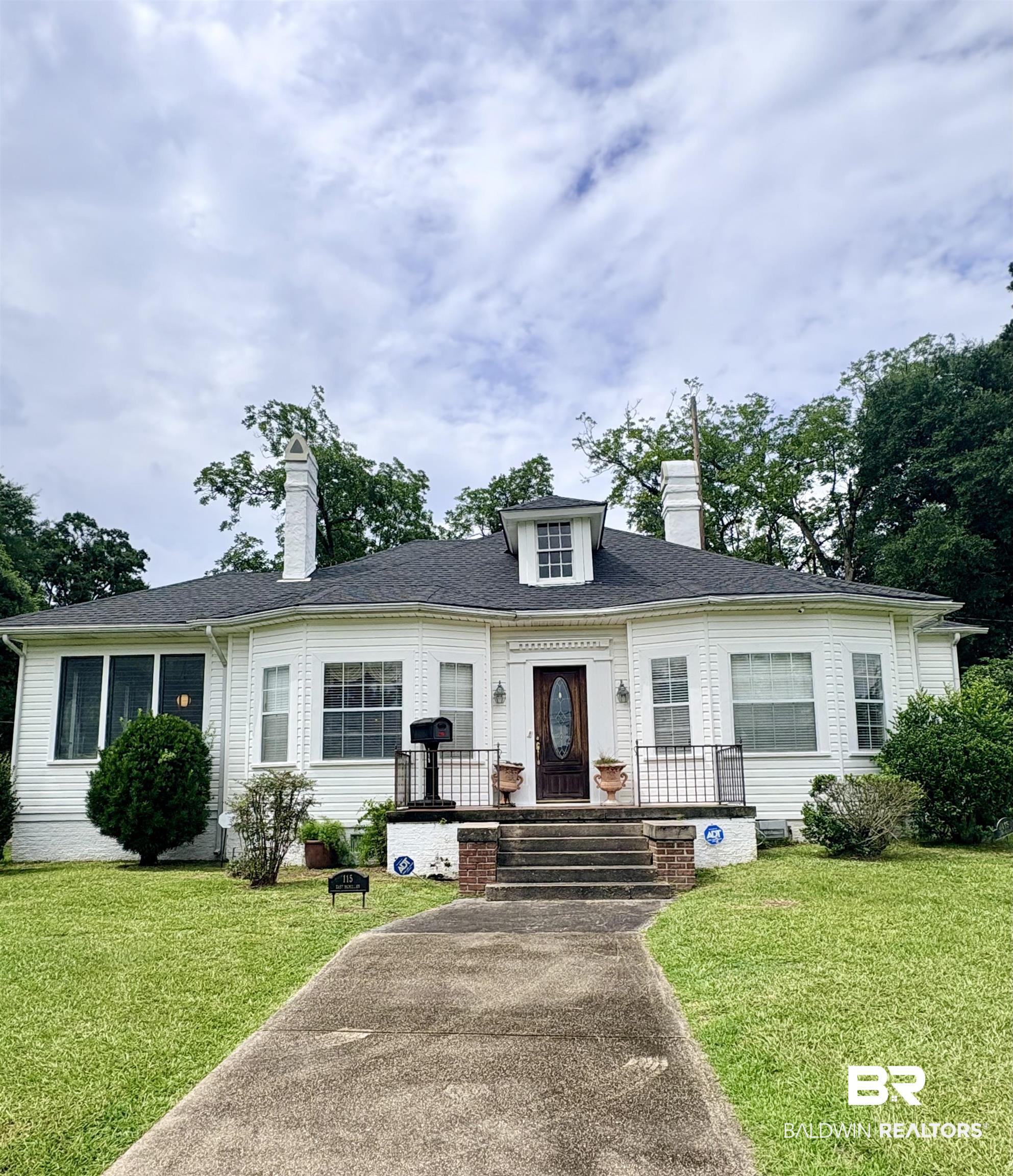 115 E McMillan Street — photo