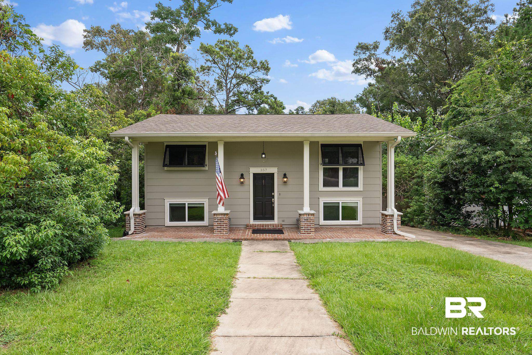 357 S School Street — photo