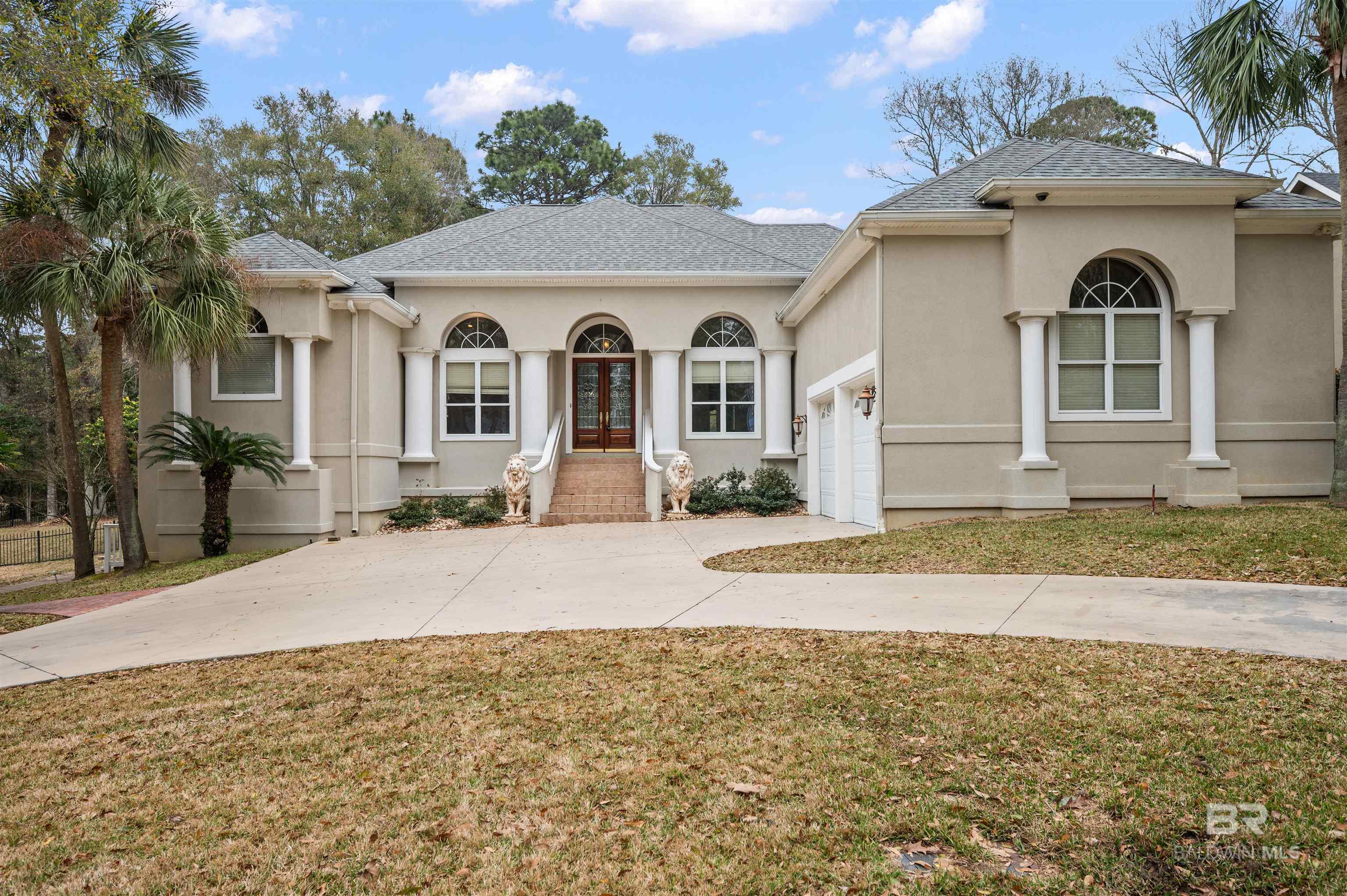 305 Clubhouse Drive — photo