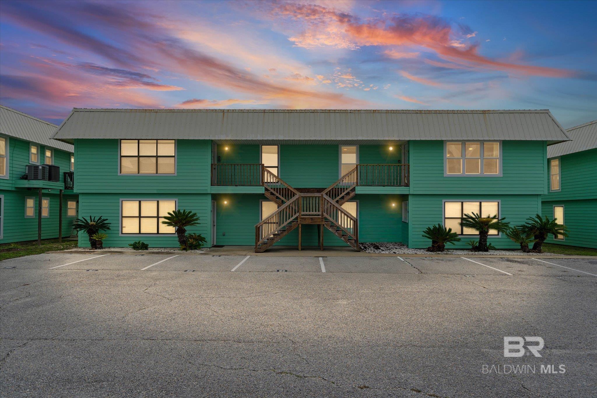 979 W Lagoon Avenue # B4 — photo