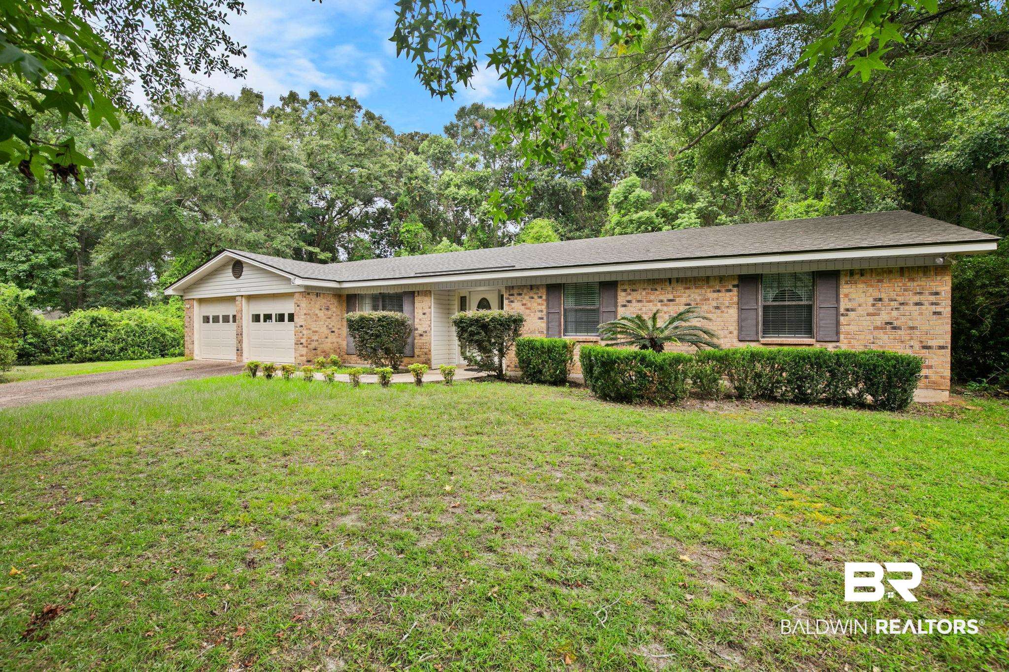 300 Norwood Court — photo
