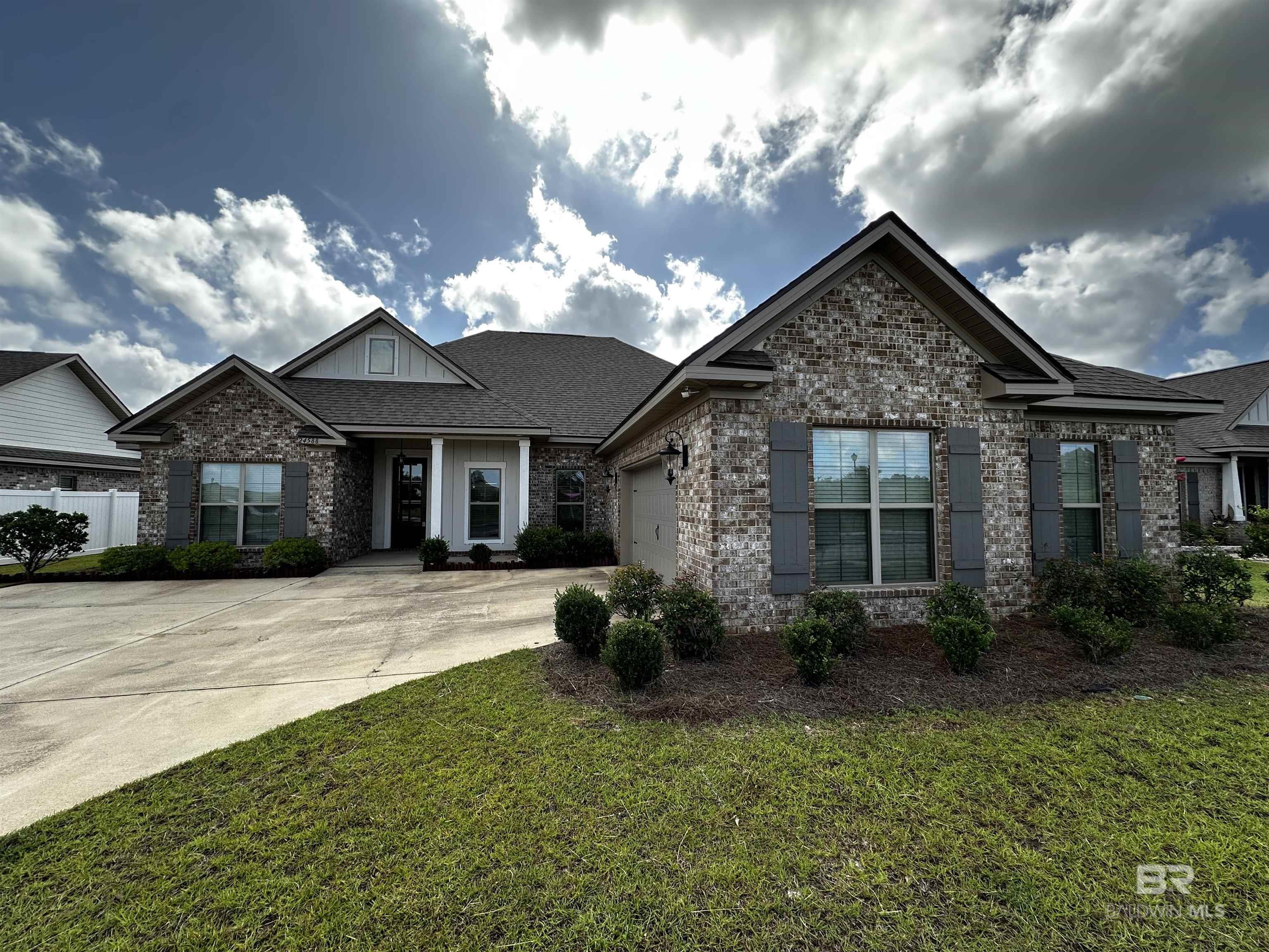 24588 Thunder Gulch Lane — photo