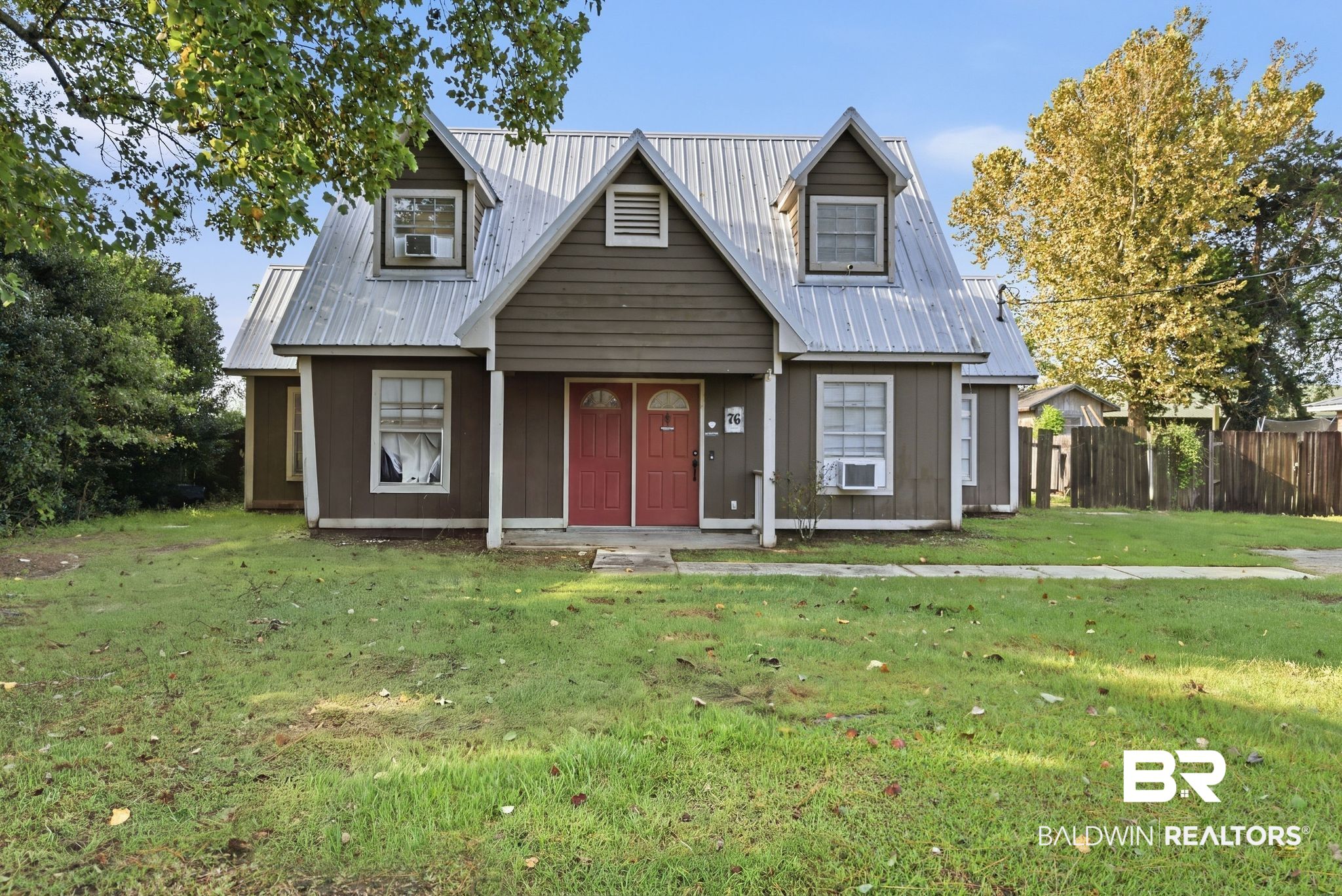 76 Steele Lane — photo