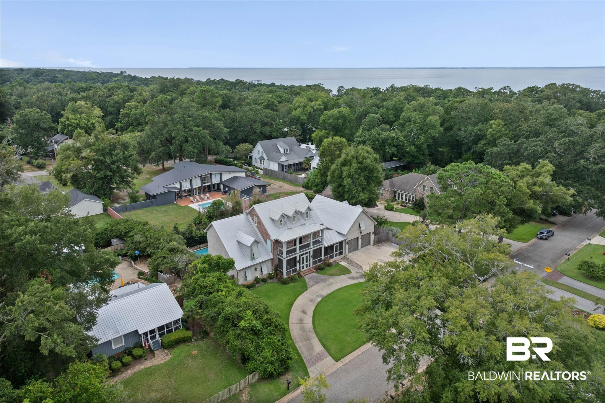 300 Perdido — photo