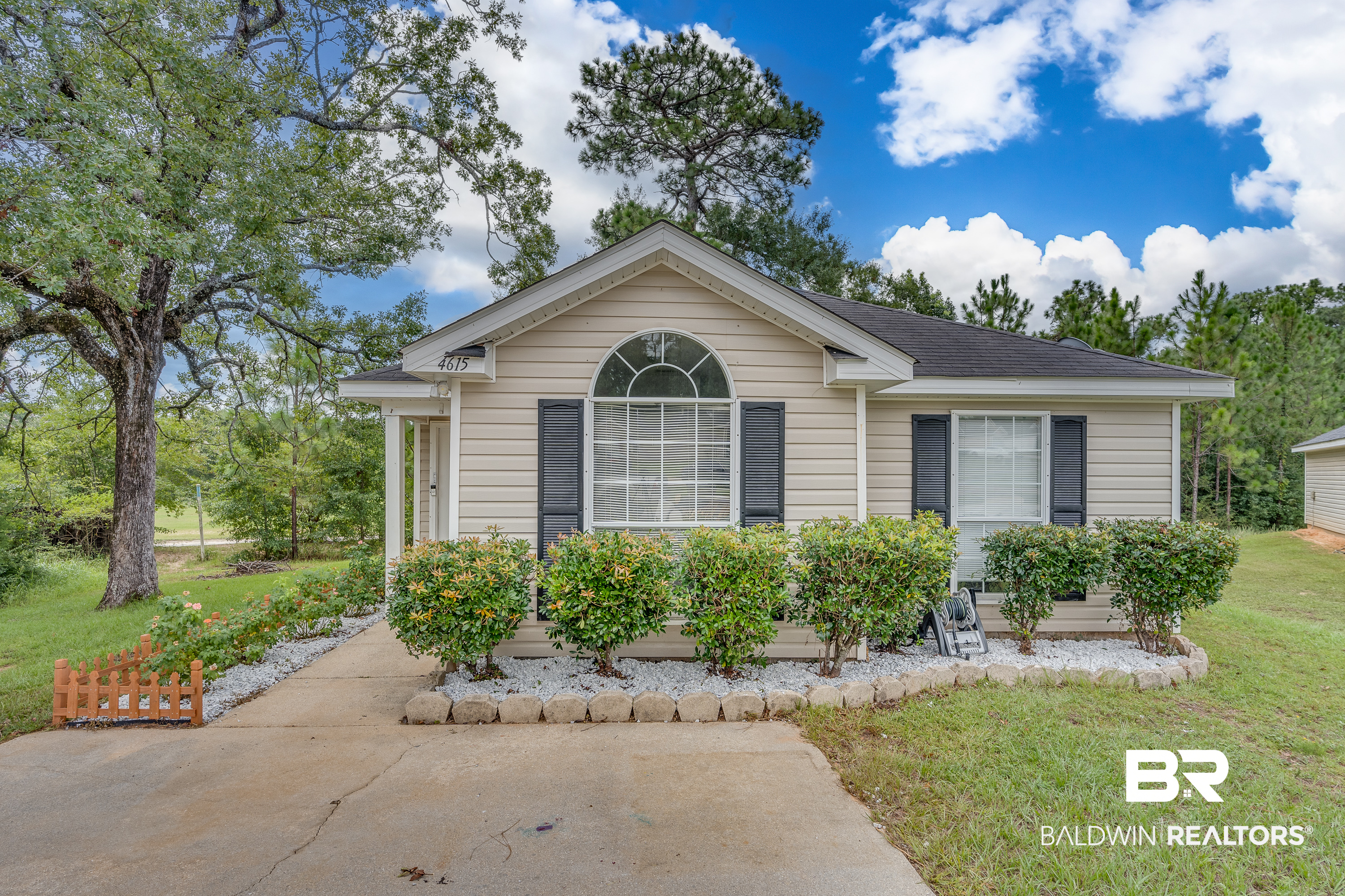 4615 Green Forest Ct — photo