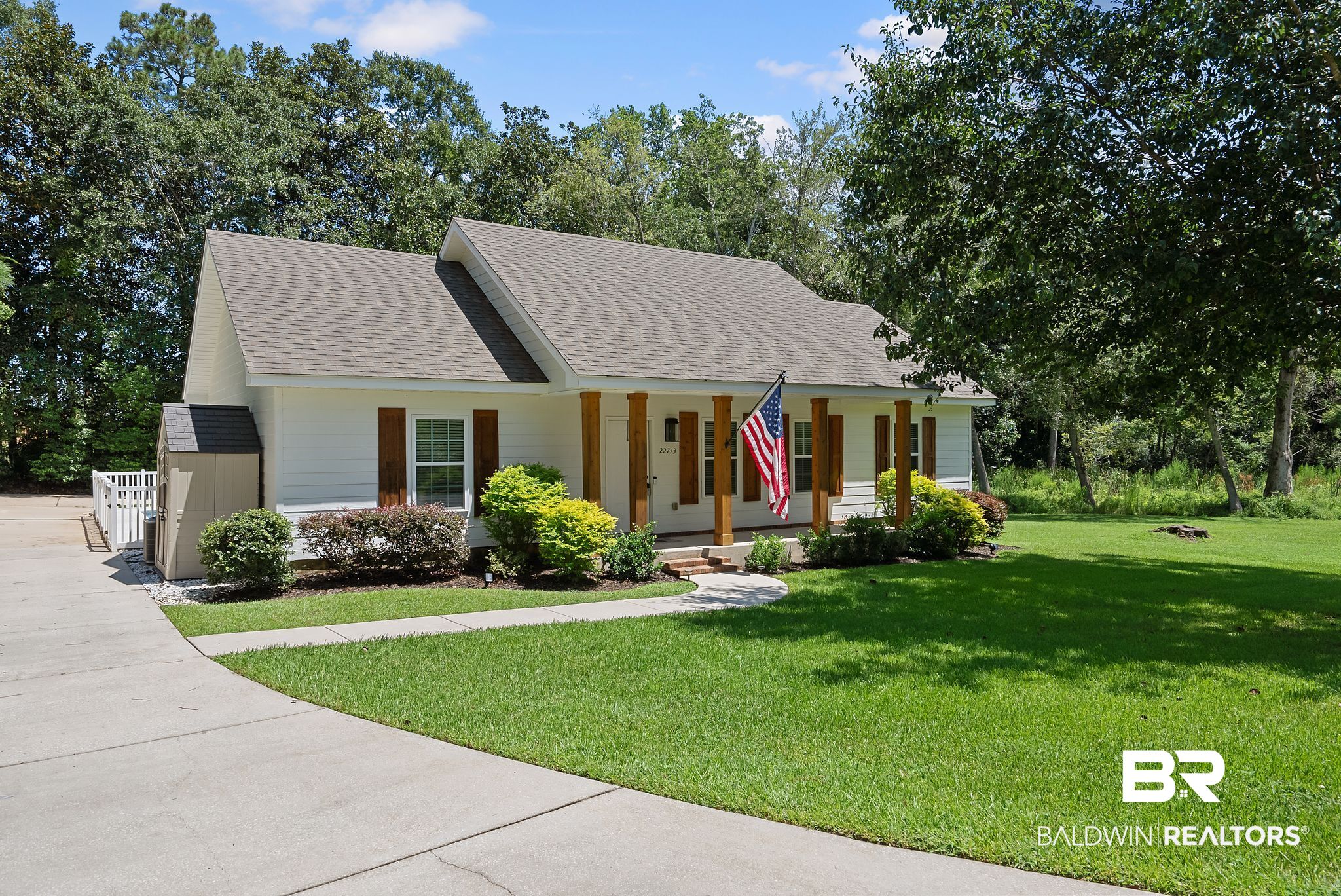 22713 Circle Dr — photo