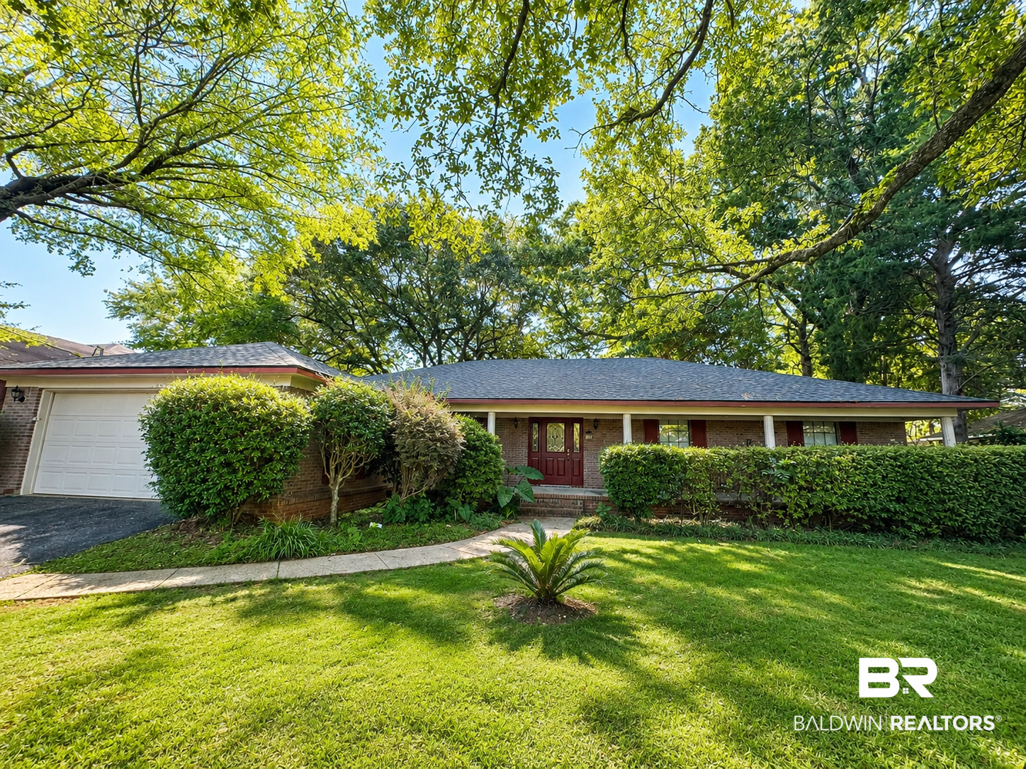 105 Dewitt Loop — photo