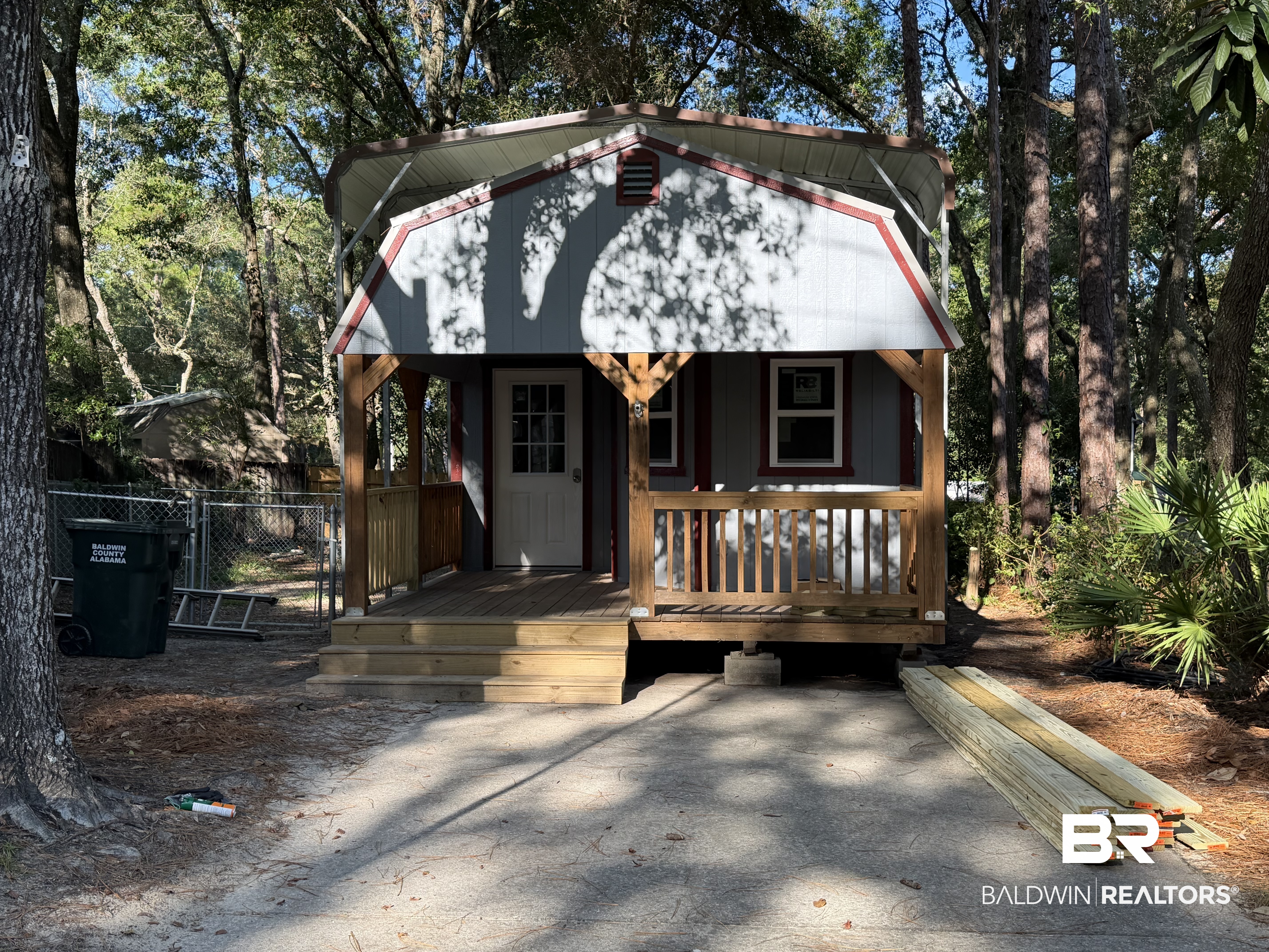 577 Escambia Loop — photo