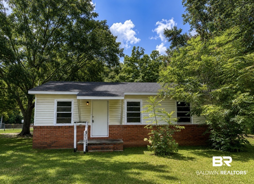 1321 Hubert Pierce Rd — photo