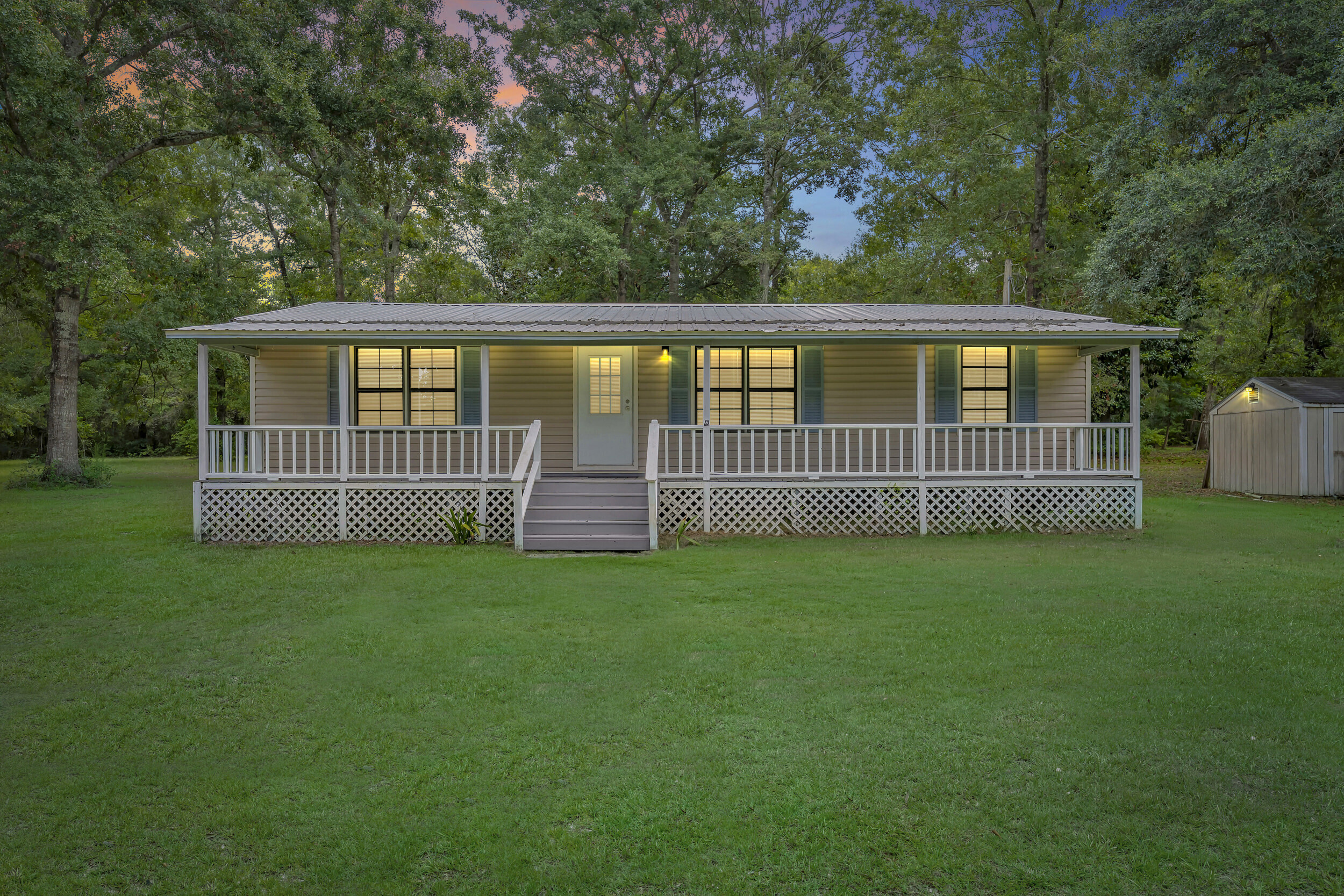 12556 Woodland Dr. — photo