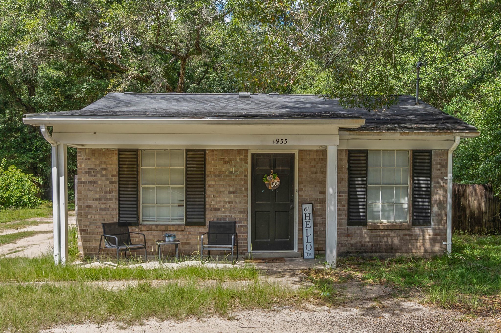 1933 Pallister Pl — photo