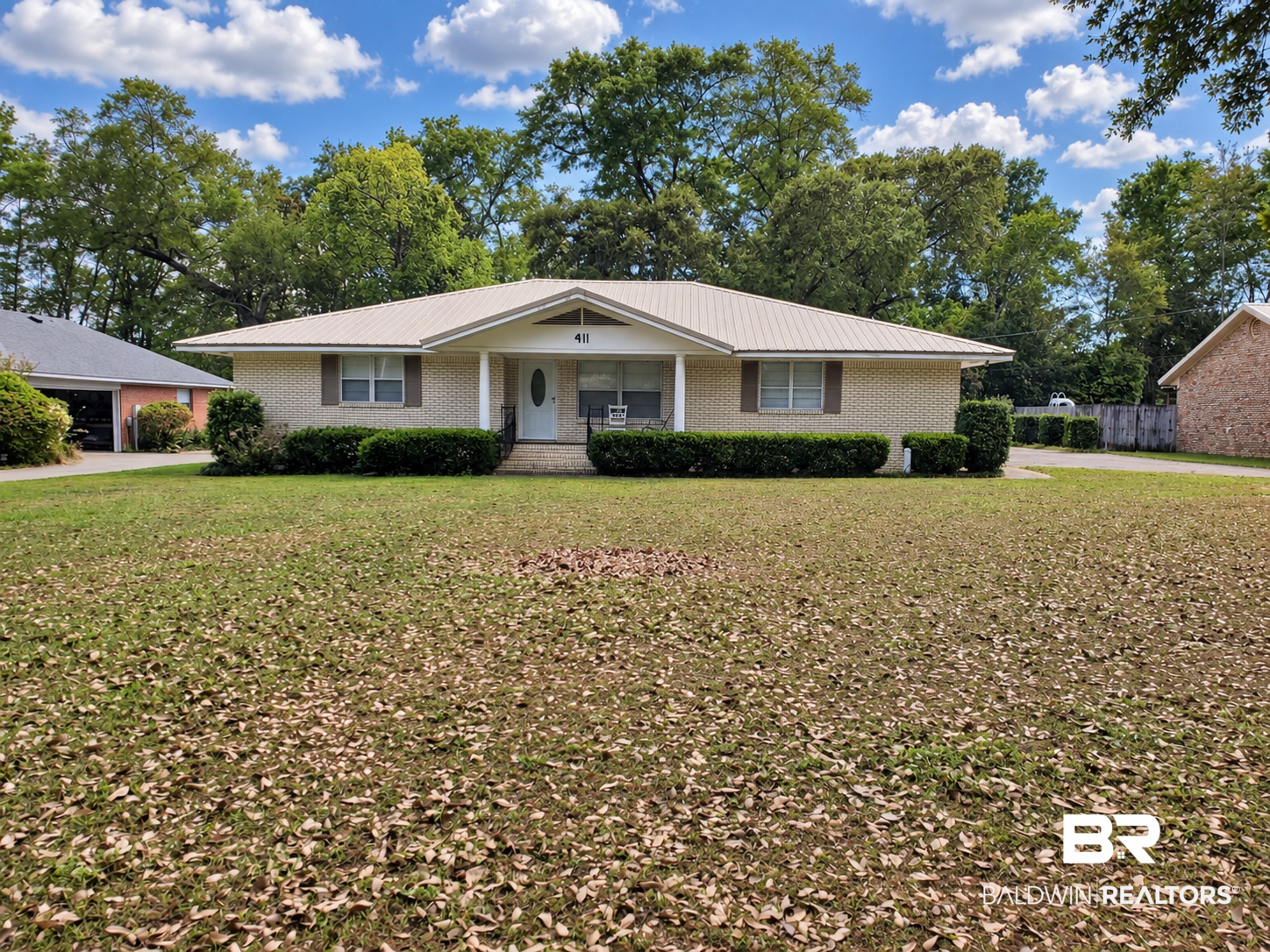 411 W Persimmon Ave — photo