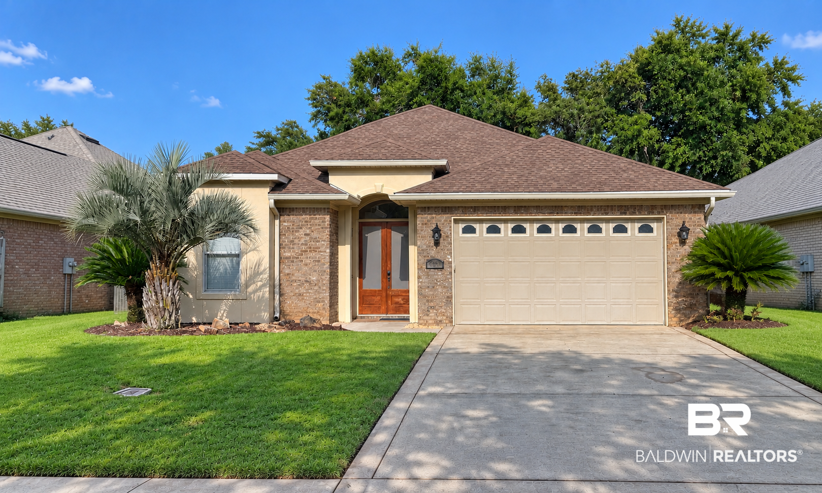 135 Lagoon Drive — photo