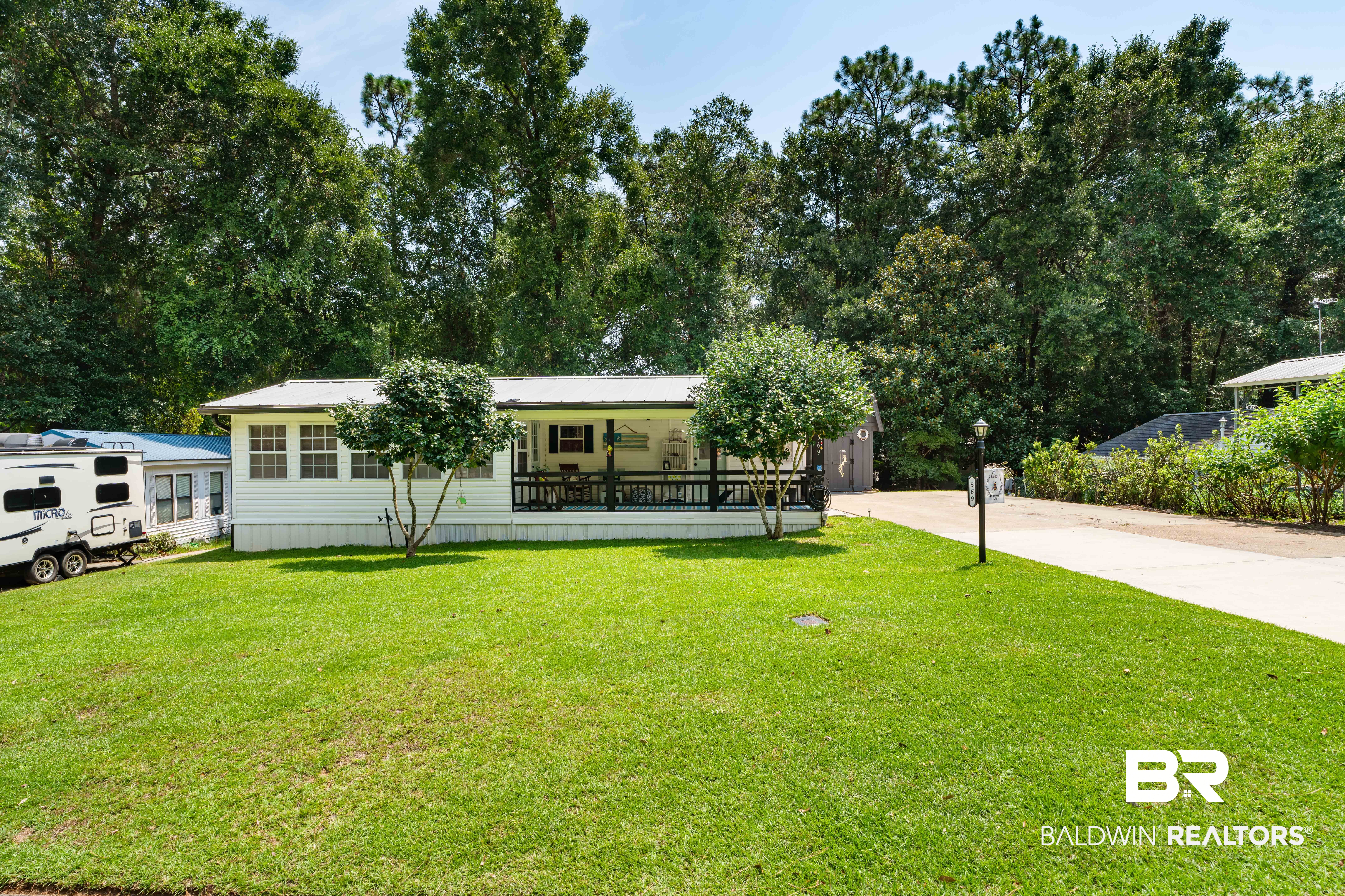 569 Escambia Loop — photo
