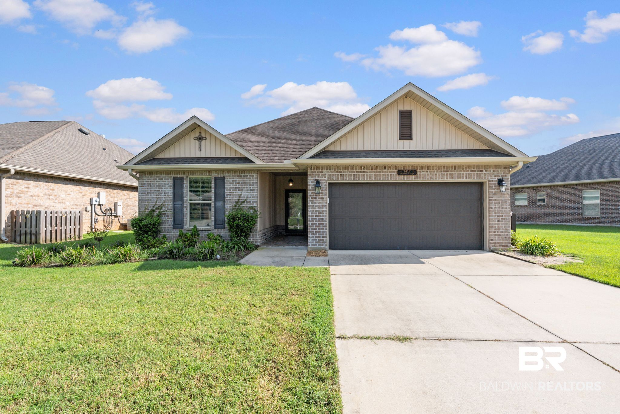 1417 Surrey Loop — photo