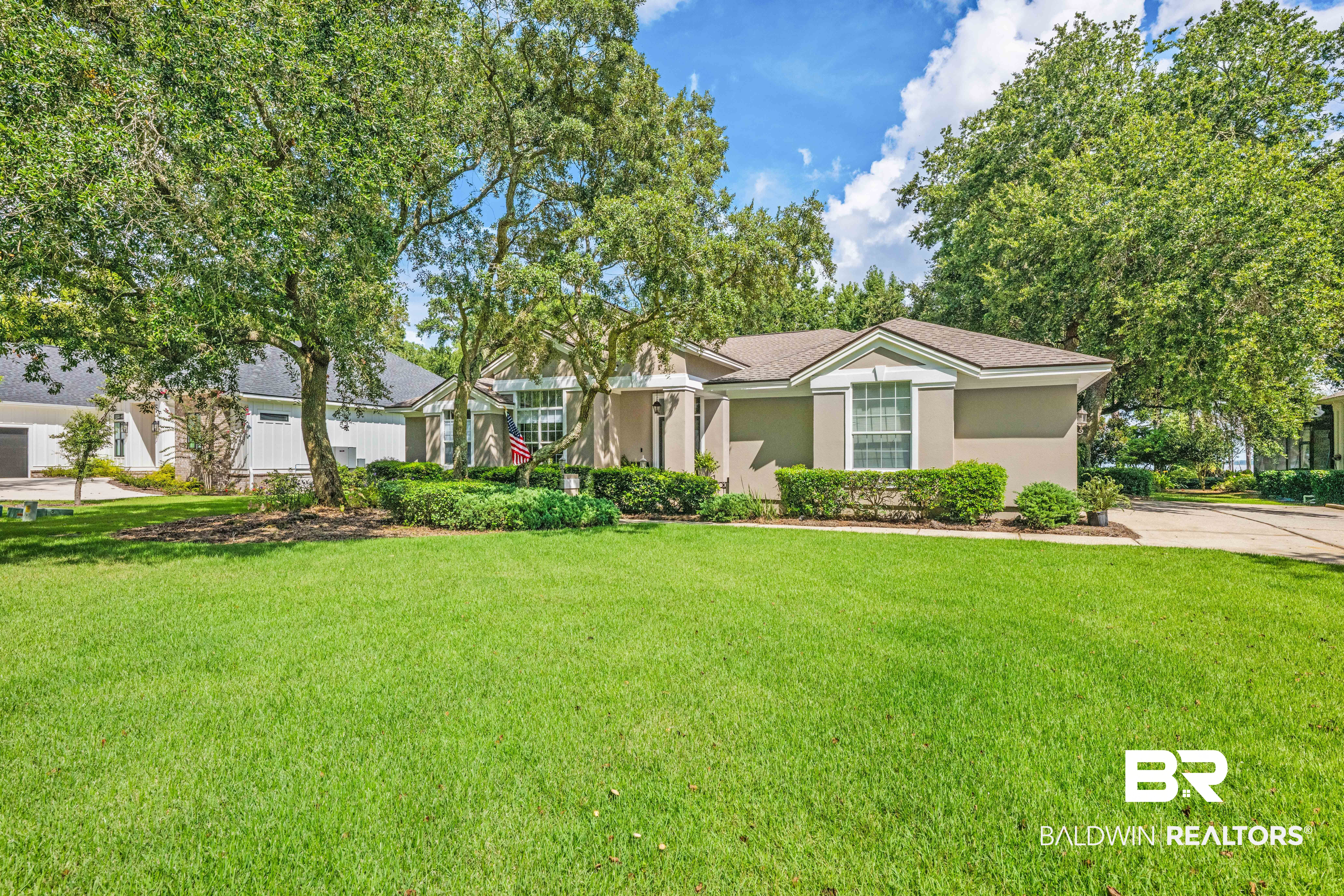 44 Bayside Court — photo