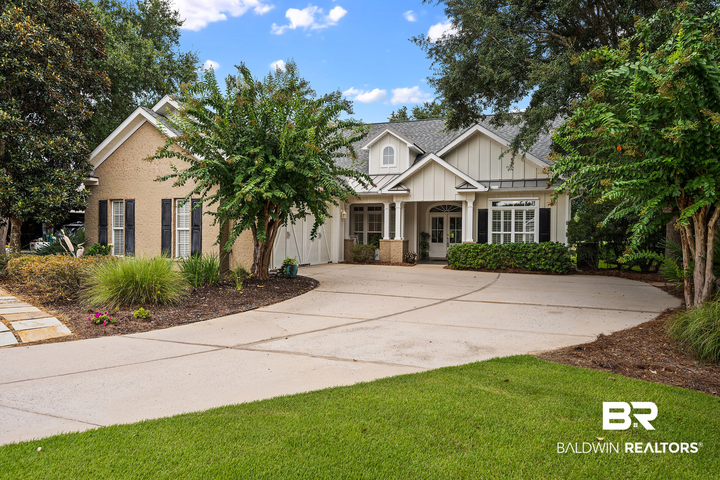 521 Retreat Ln — photo