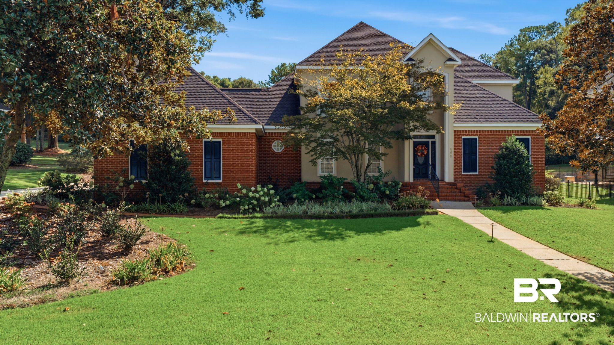 102 Clubhouse Drive — photo
