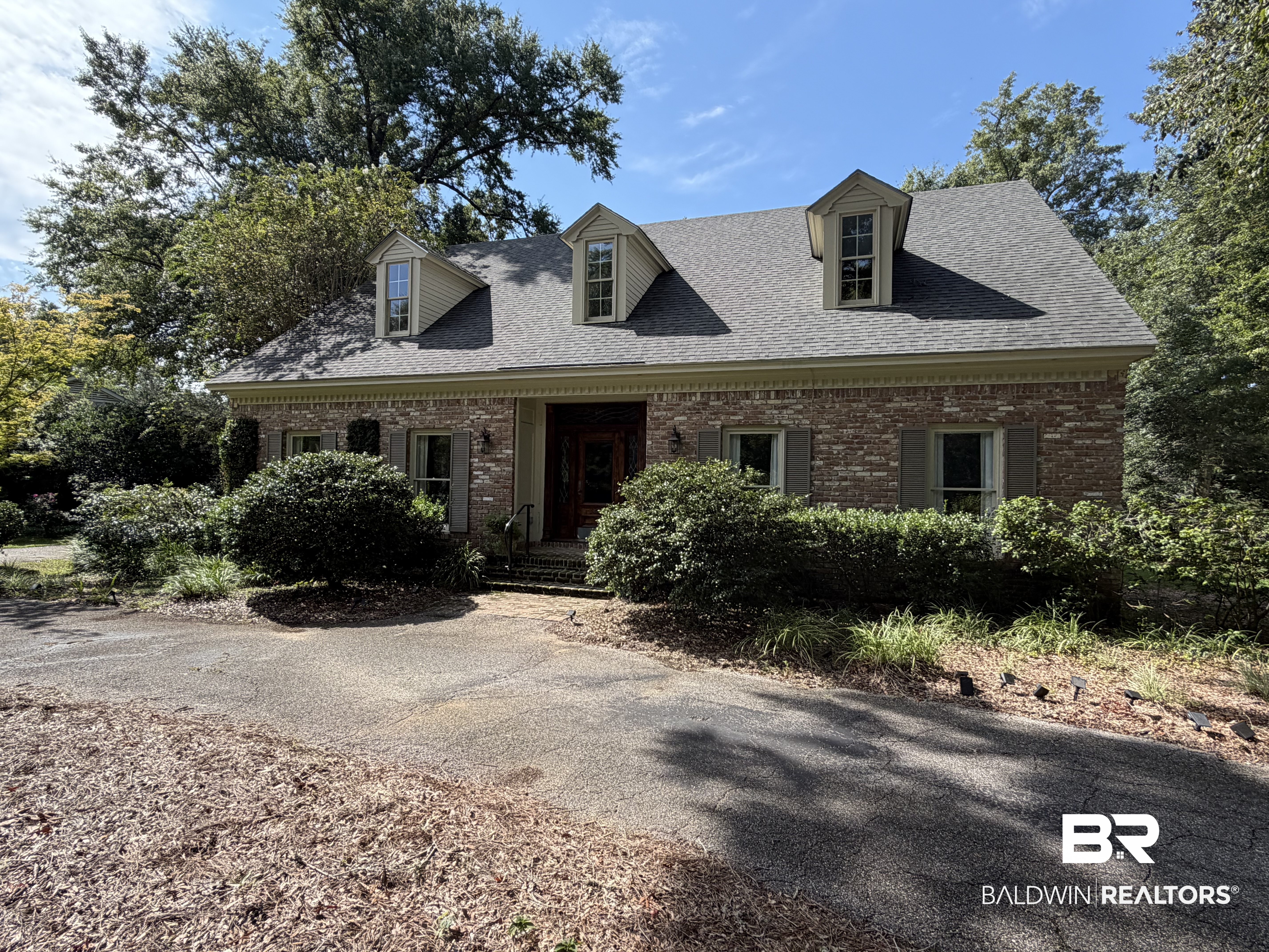 407 Village Drive — photo
