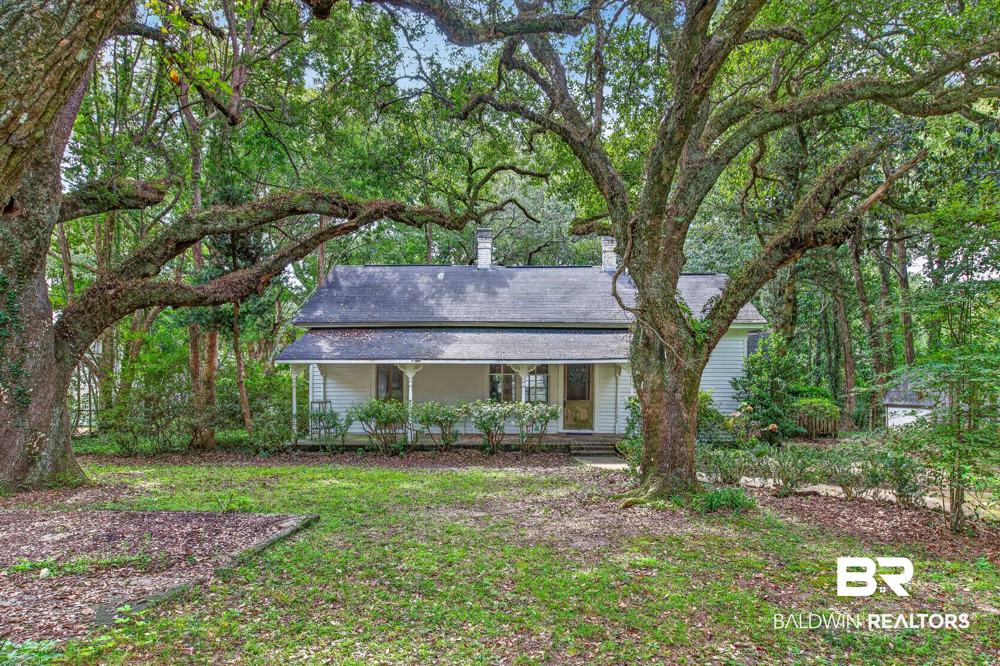 14446 Oak Street — photo