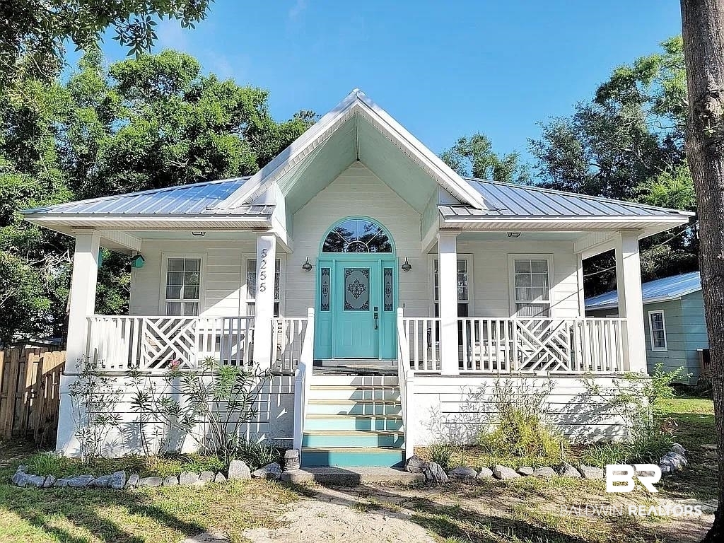 5255 Pine Rd — photo