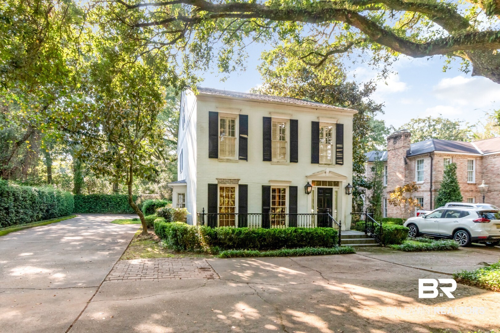 421 Tuthill Lane — photo