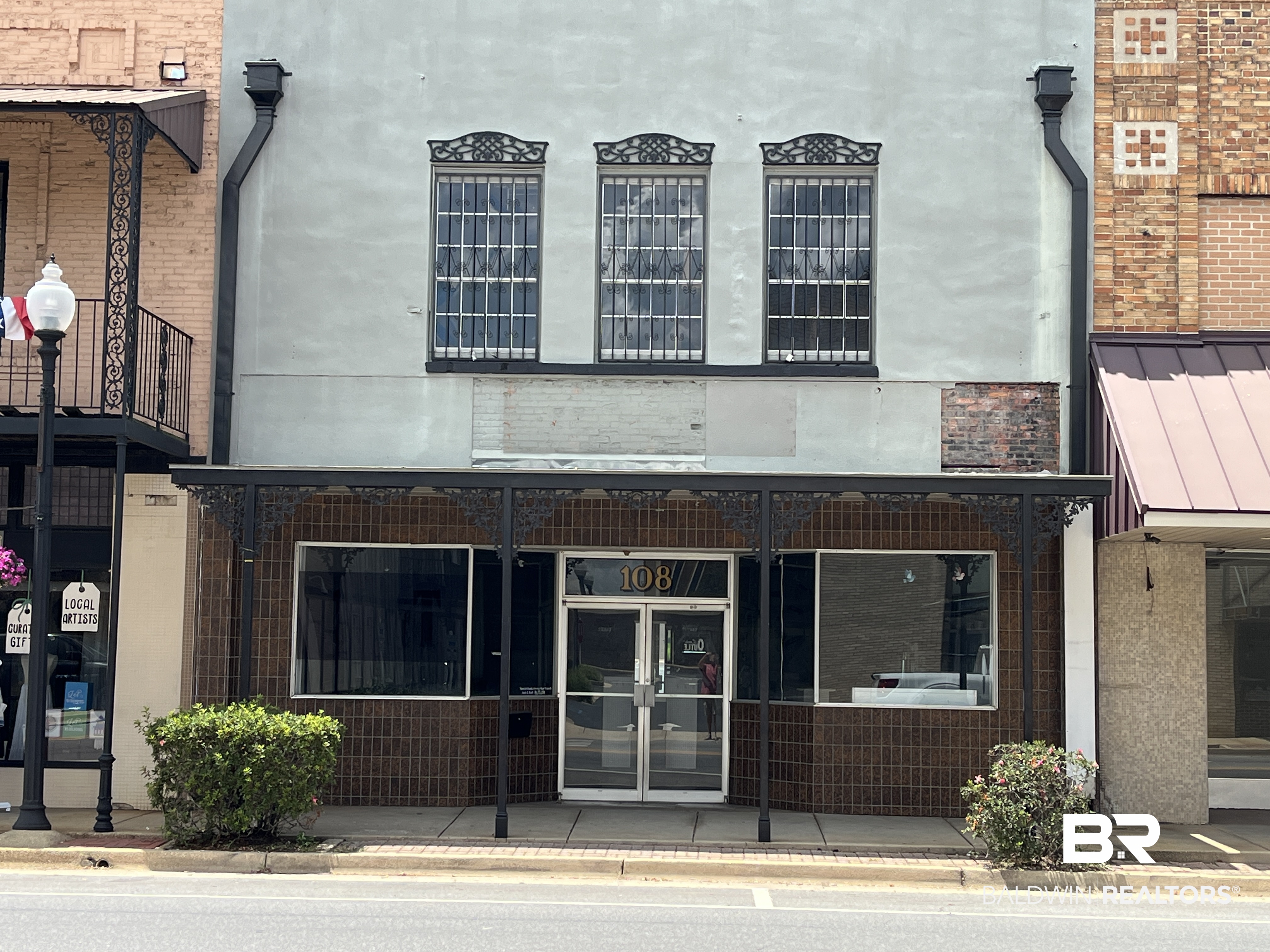 108 S Main St — photo