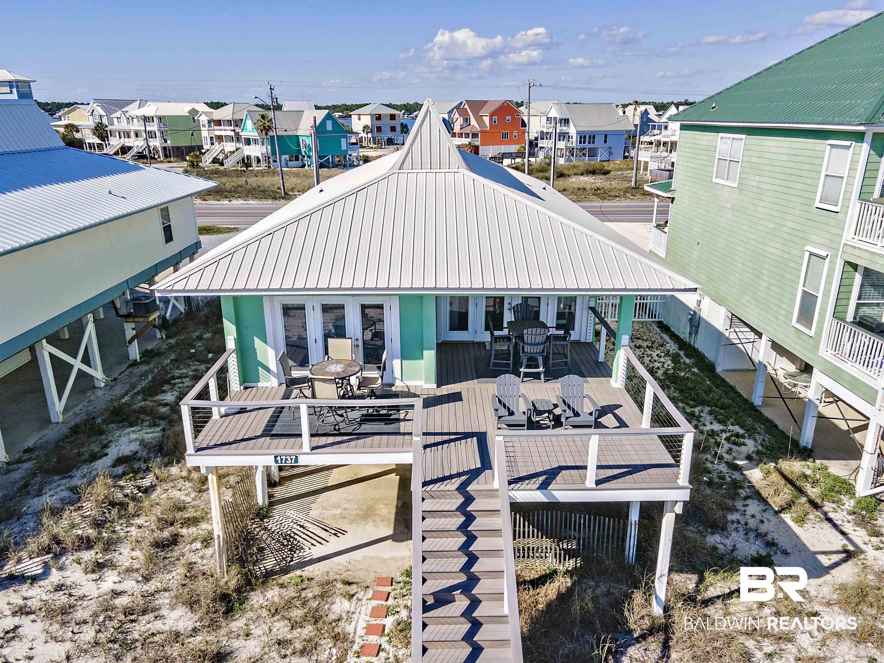 1737 W Beach Boulevard — photo