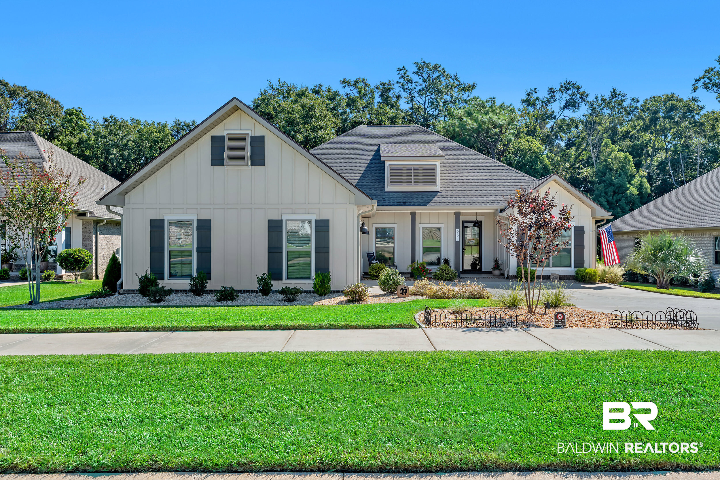 651 McArthur Lane — photo
