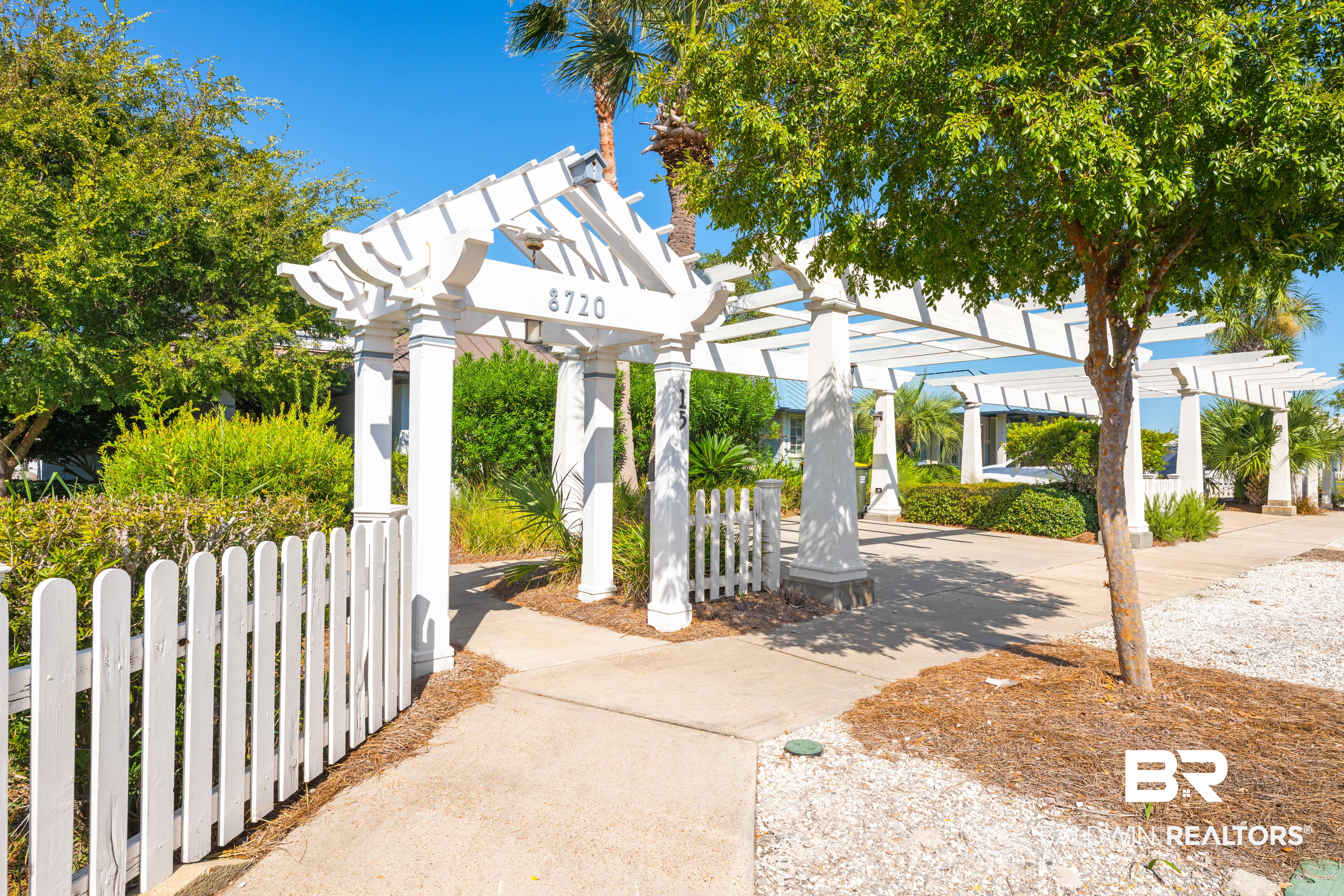 8720 Greenwich Court — photo