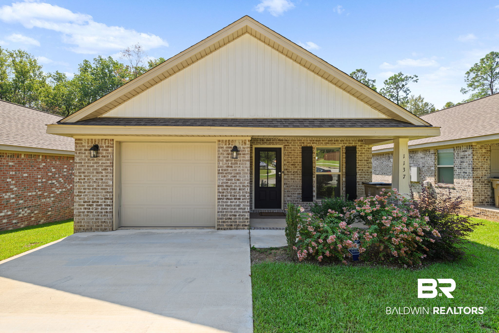 1137 S Forest Glen Drive — photo