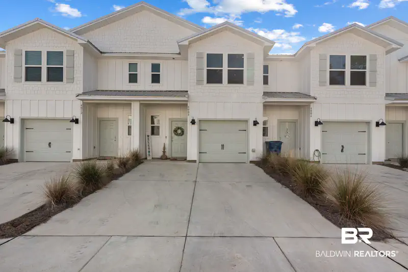 4008 Blue Water Dr — photo