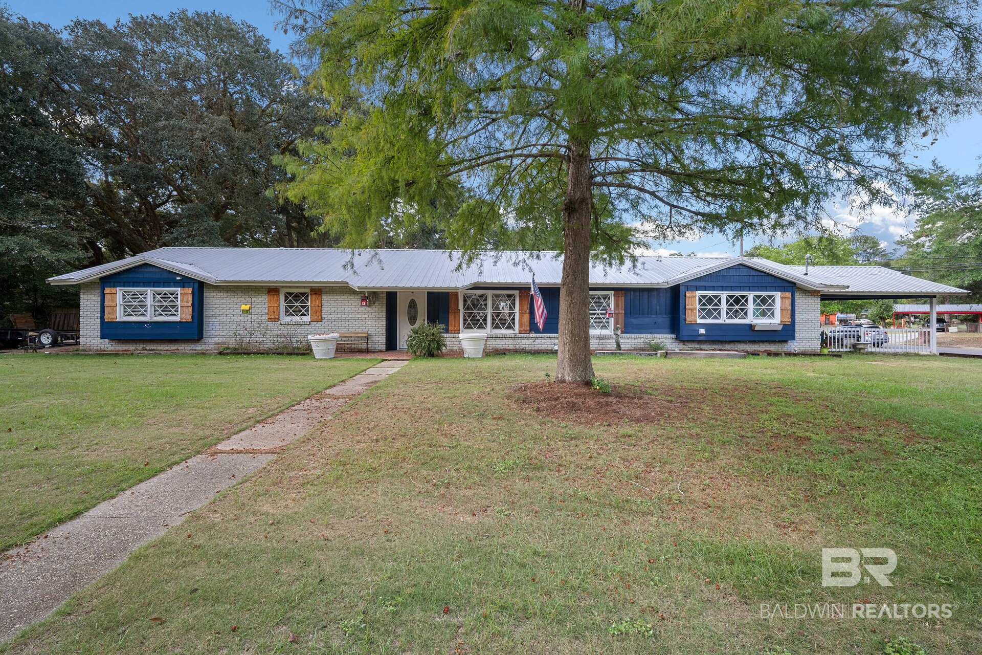 5009 Chaucer Drive — photo