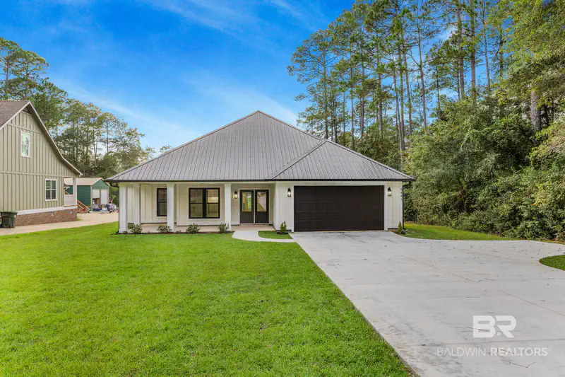 9441 Woodland Drive — photo