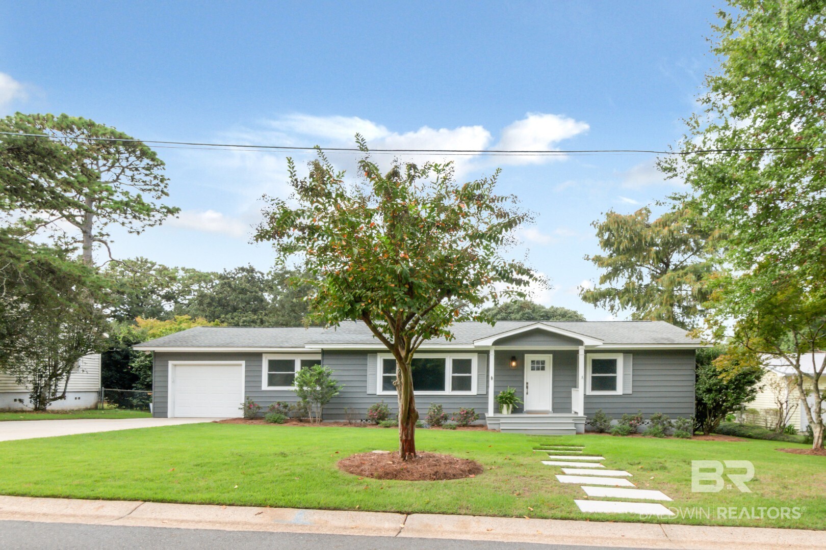 216 Pinecrest Lane — photo