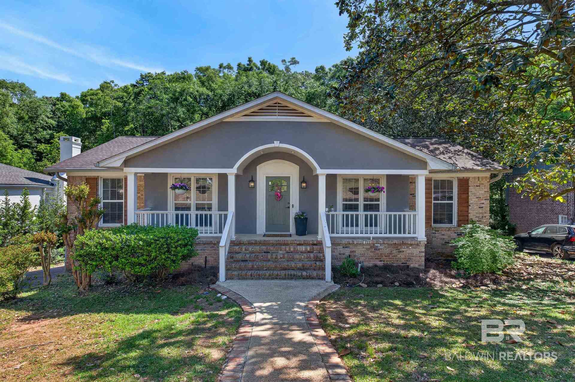 404 Pine Court — photo