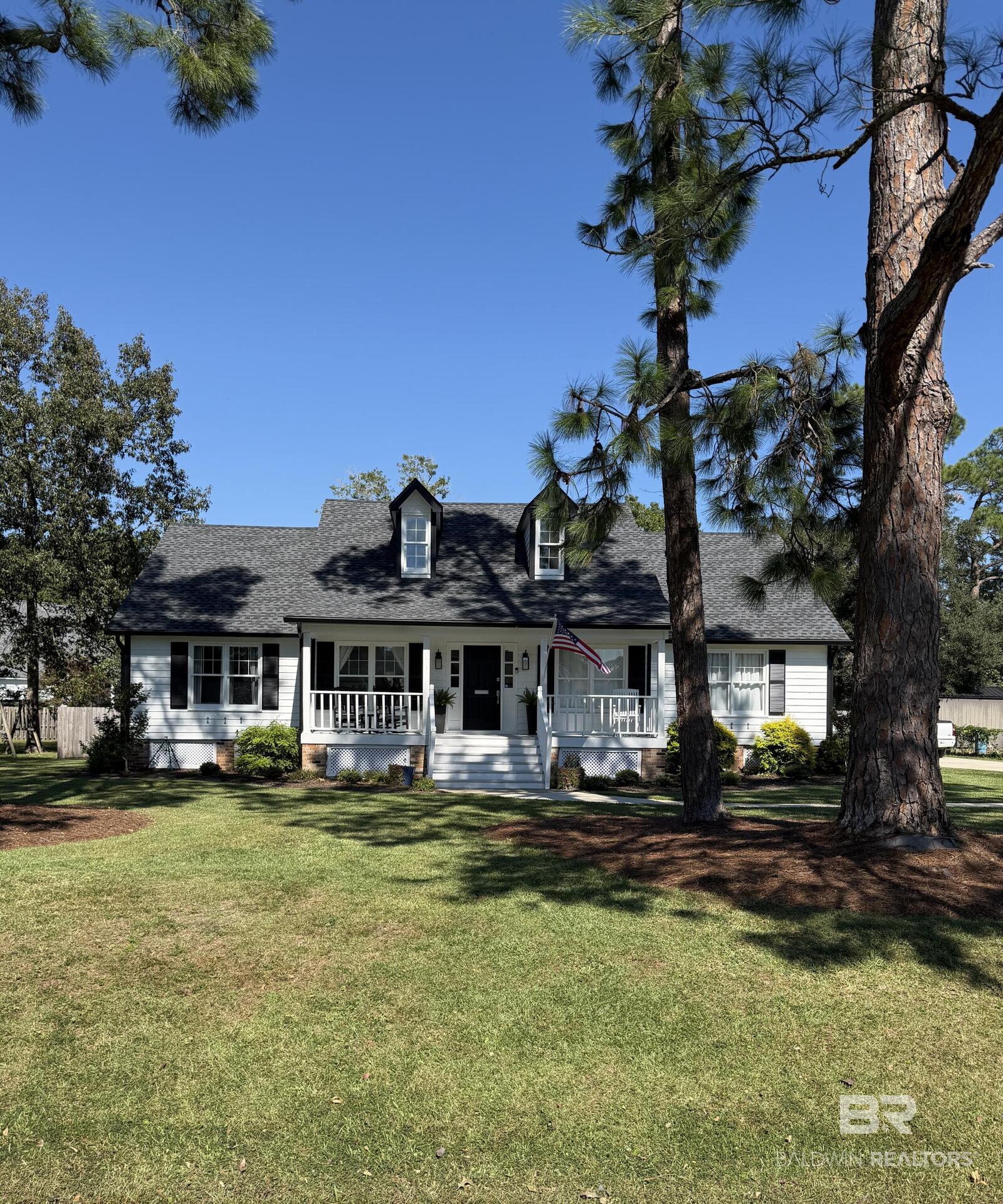 520 Wedgewood Drive — photo
