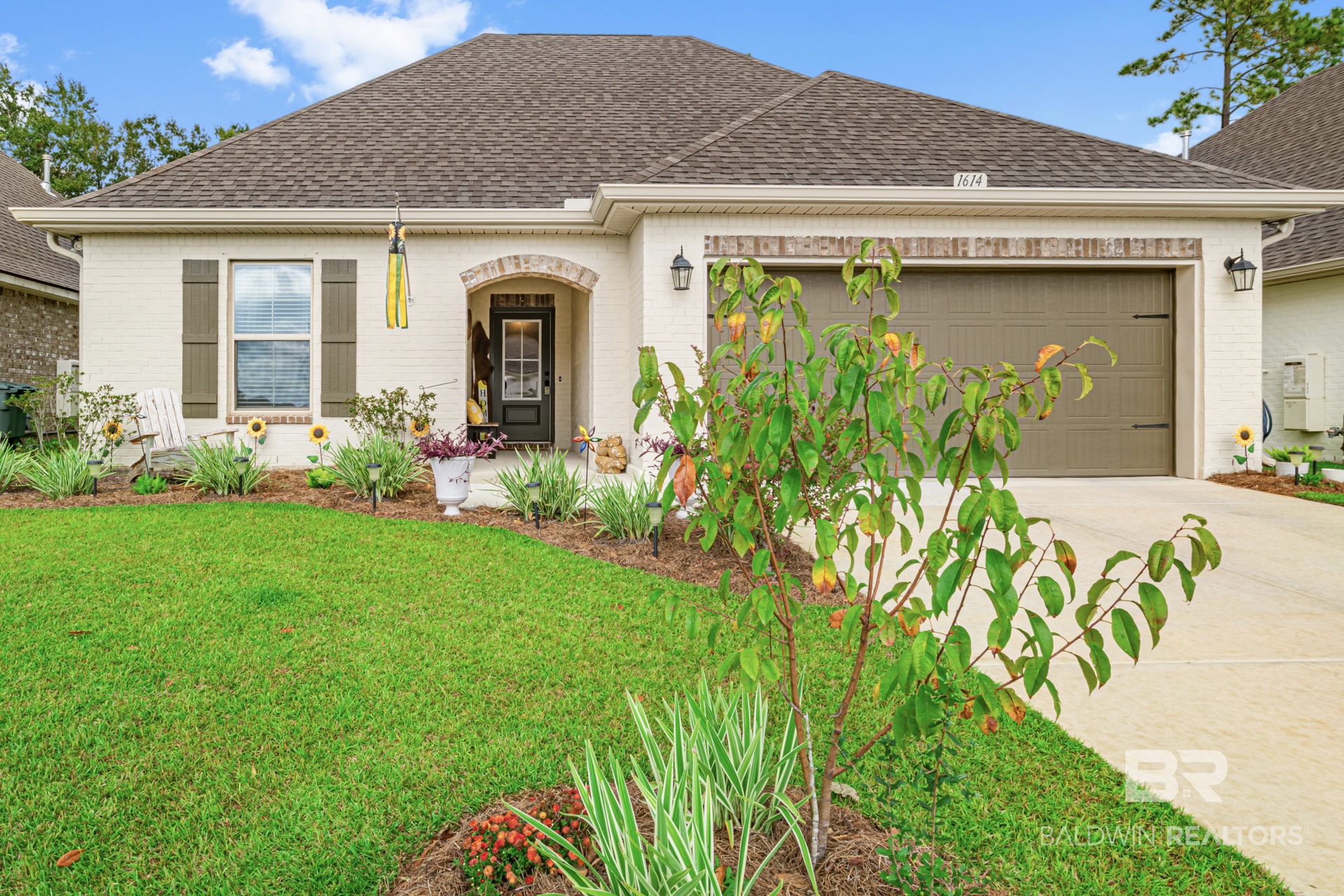 1614 Fenton Circle — photo