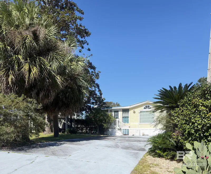 623 Escambia Loop — photo