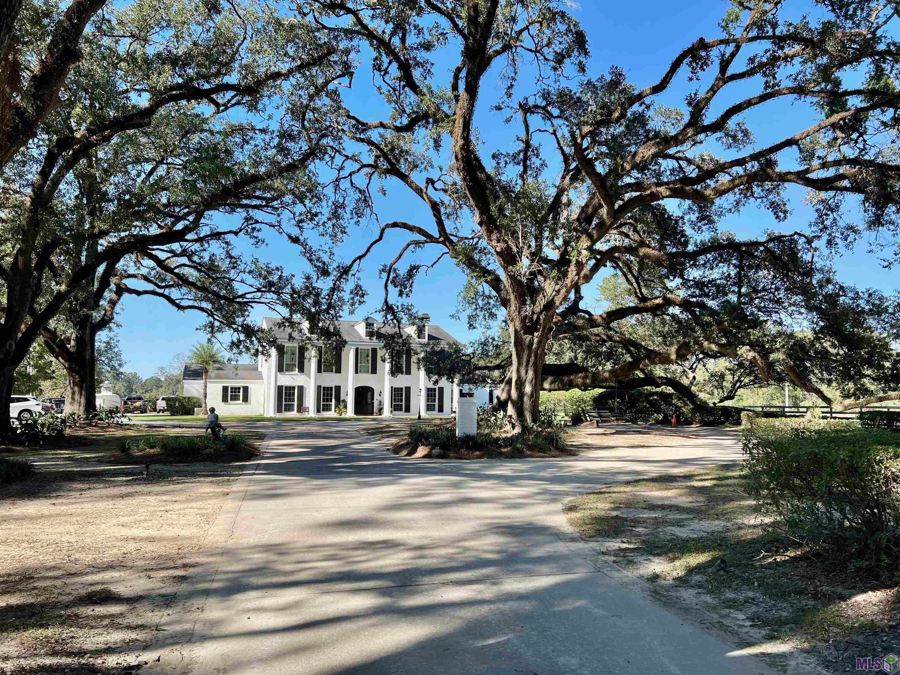 15415 Greenwell Springs Rd — photo