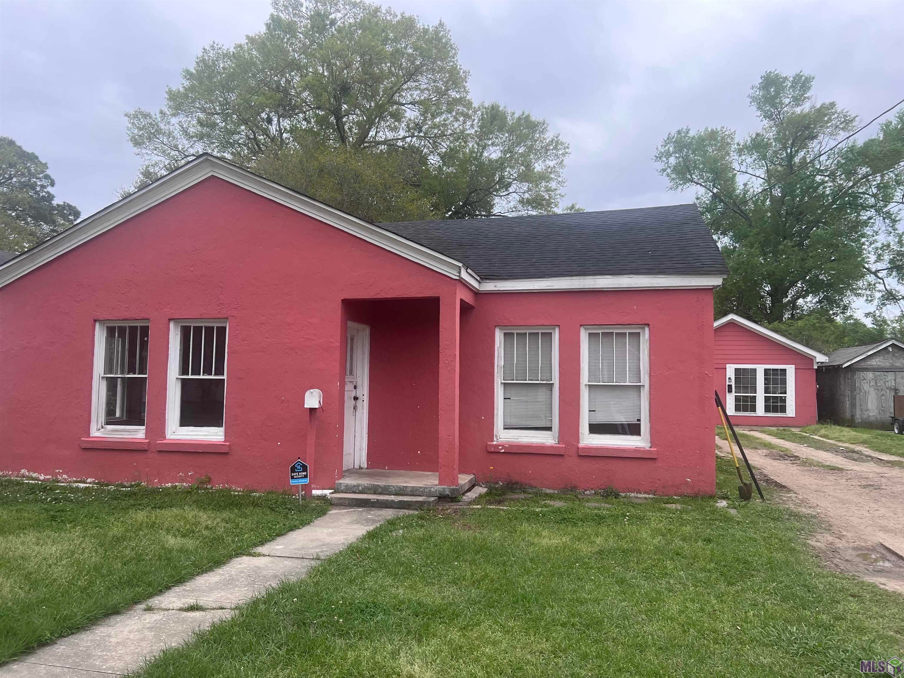 3030 Fairfield Ave — photo