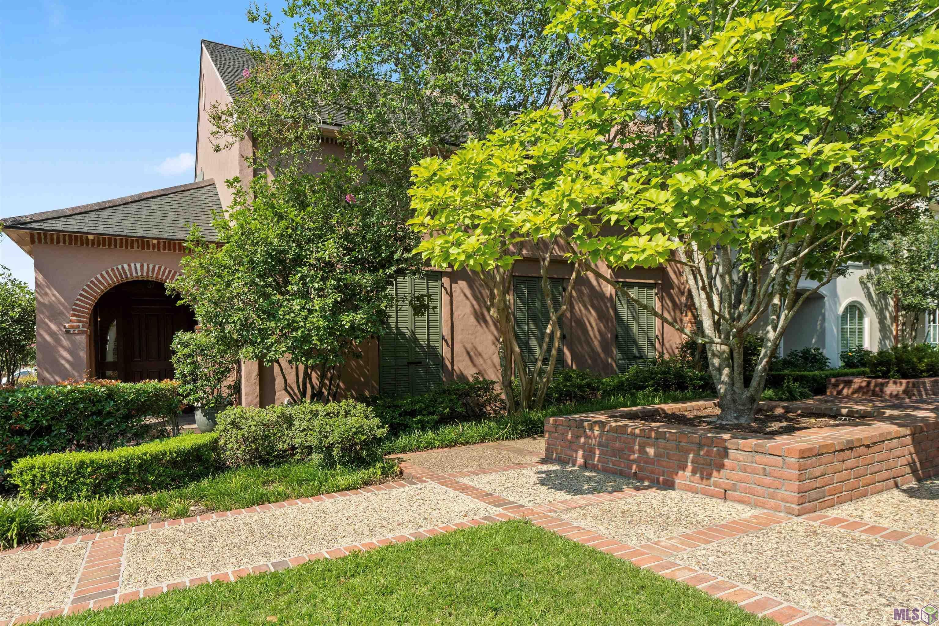67 Jamestowne Ct — photo